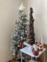 店内チョコレートのクリスマスツリーを飾りました